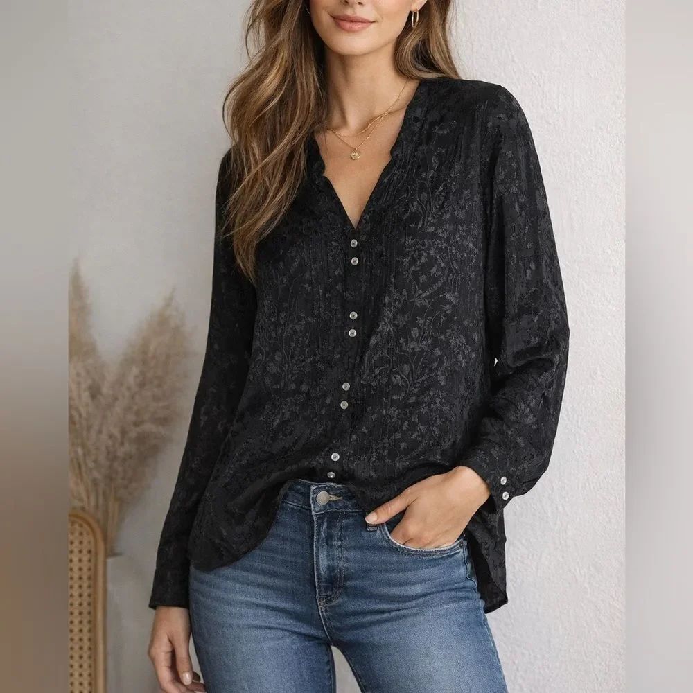 Soft Surroundings Black Silky Floral Jacquard Button Front Blouse Size S
